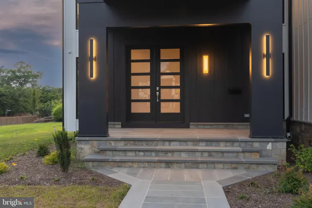 $3,485,000 | 104 Mashie Court Southeast, Vienna, VA 22180