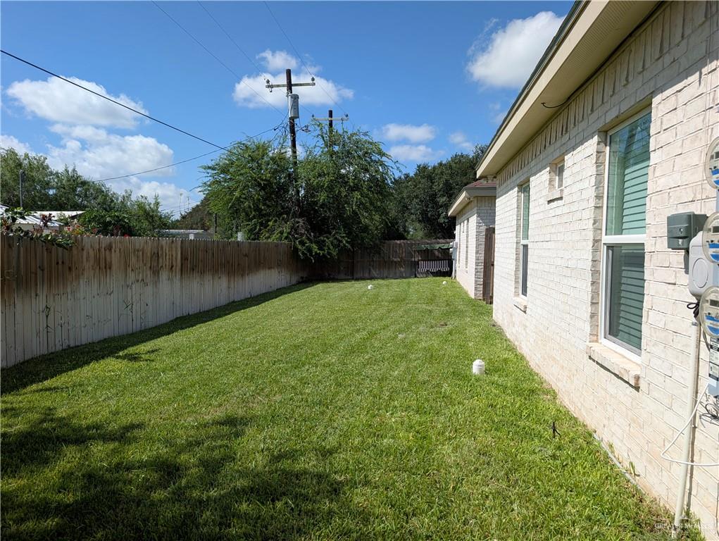 1320 North McColl Road, Unit 1 Edinburg, TX 78541 - Photo 14 of 14 Community Yard