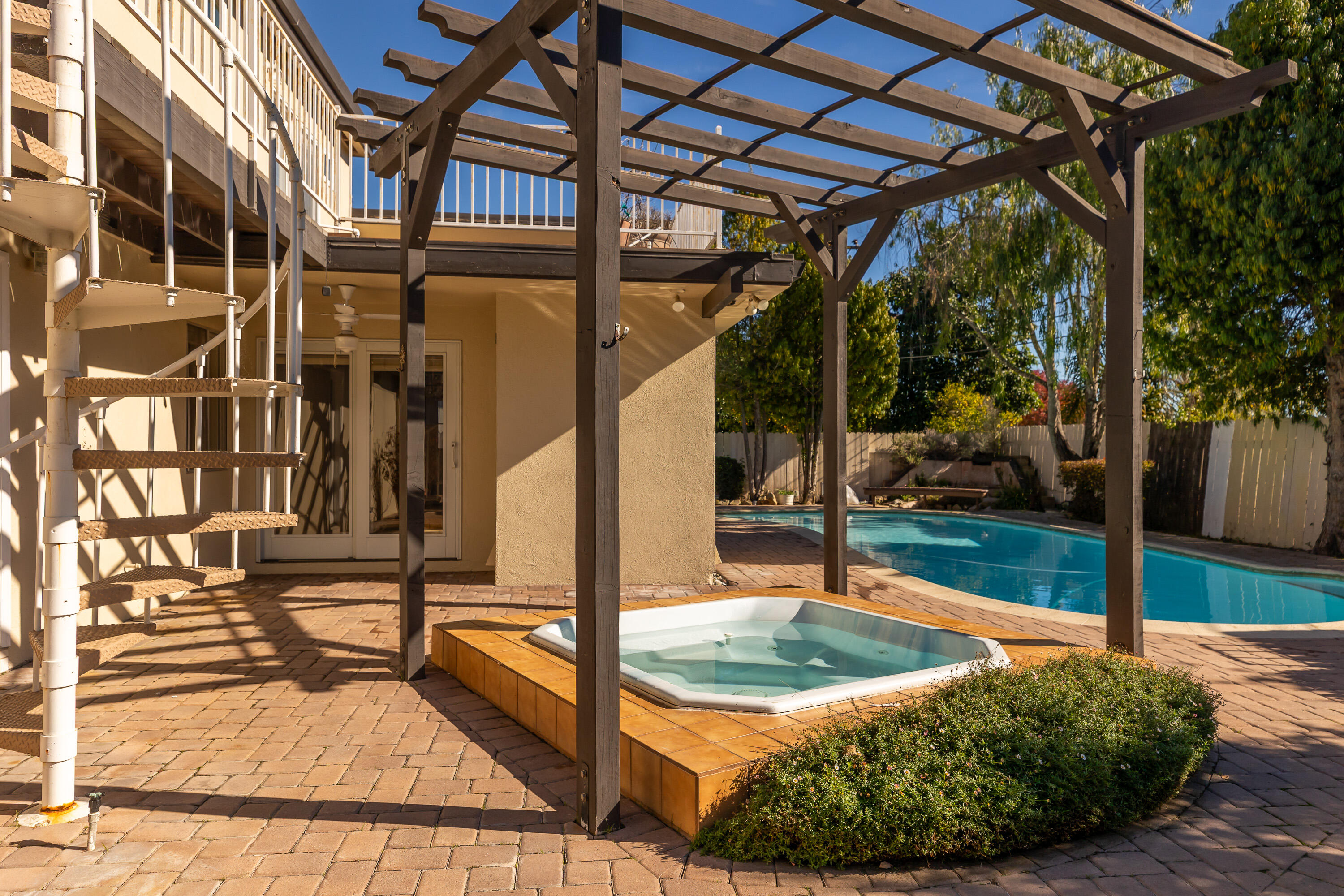 6281 Covington Way Goleta, CA 93117 - Photo 25 of 31 a view of a house with pool