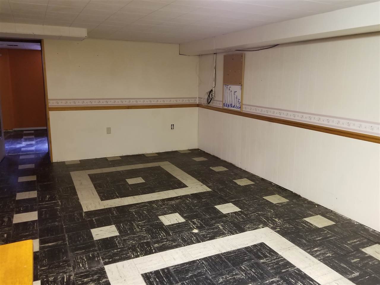 2912 Bergdolt Road Evansville, IN 47711 - Photo 17 of 33 Gallery Image 17