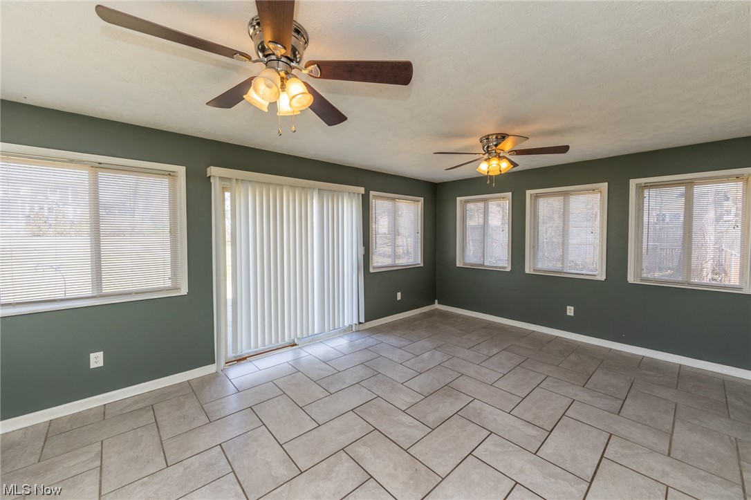 1913 Graham Road Stow, OH 44224 - Photo 17 of 35 Family Rm