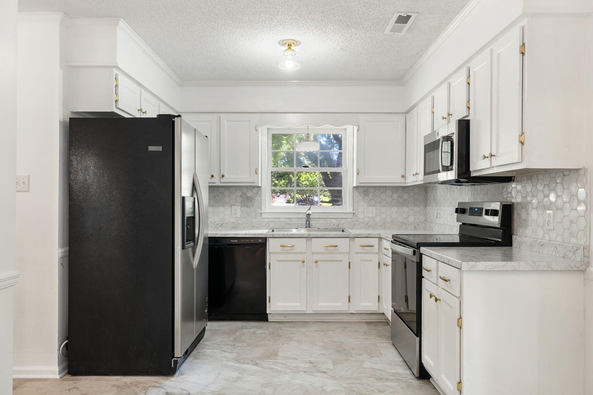 134 Cooper Circle Santee, SC 29142 - Photo 11 of 54