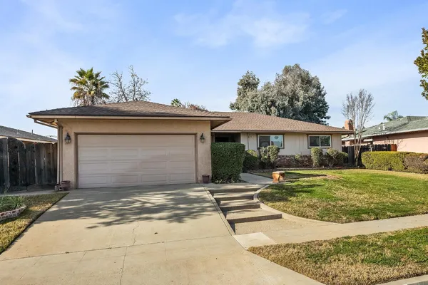 $444,000 | 6725 North Baird Avenue, Fresno, CA 93710