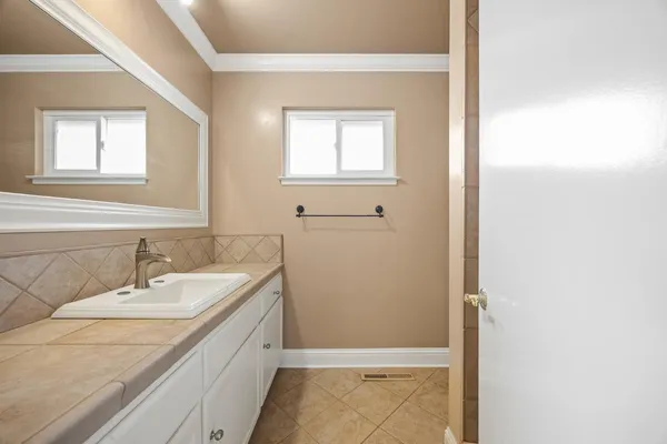 $444,000 | 6725 North Baird Avenue, Fresno, CA 93710