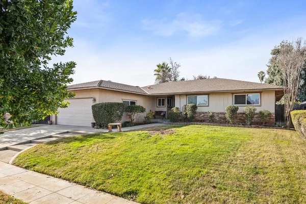 $444,000 | 6725 North Baird Avenue, Fresno, CA 93710