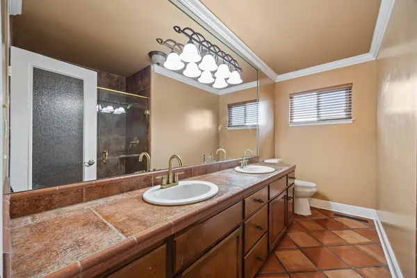 $444,000 | 6725 North Baird Avenue, Fresno, CA 93710