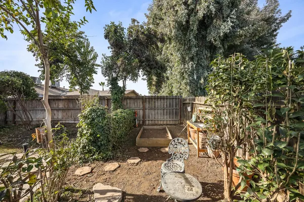 $444,000 | 6725 North Baird Avenue, Fresno, CA 93710