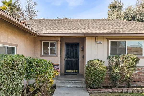 $444,000 | 6725 North Baird Avenue, Fresno, CA 93710