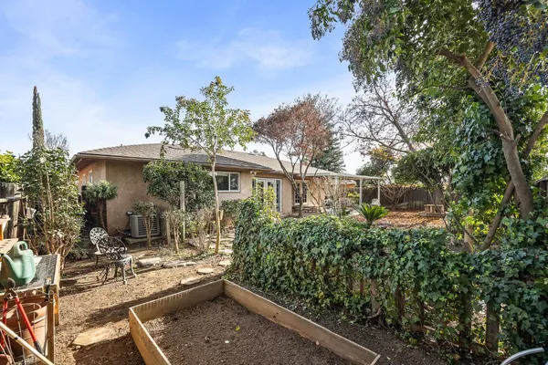 $444,000 | 6725 North Baird Avenue, Fresno, CA 93710