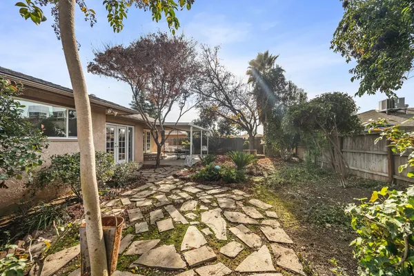 $444,000 | 6725 North Baird Avenue, Fresno, CA 93710