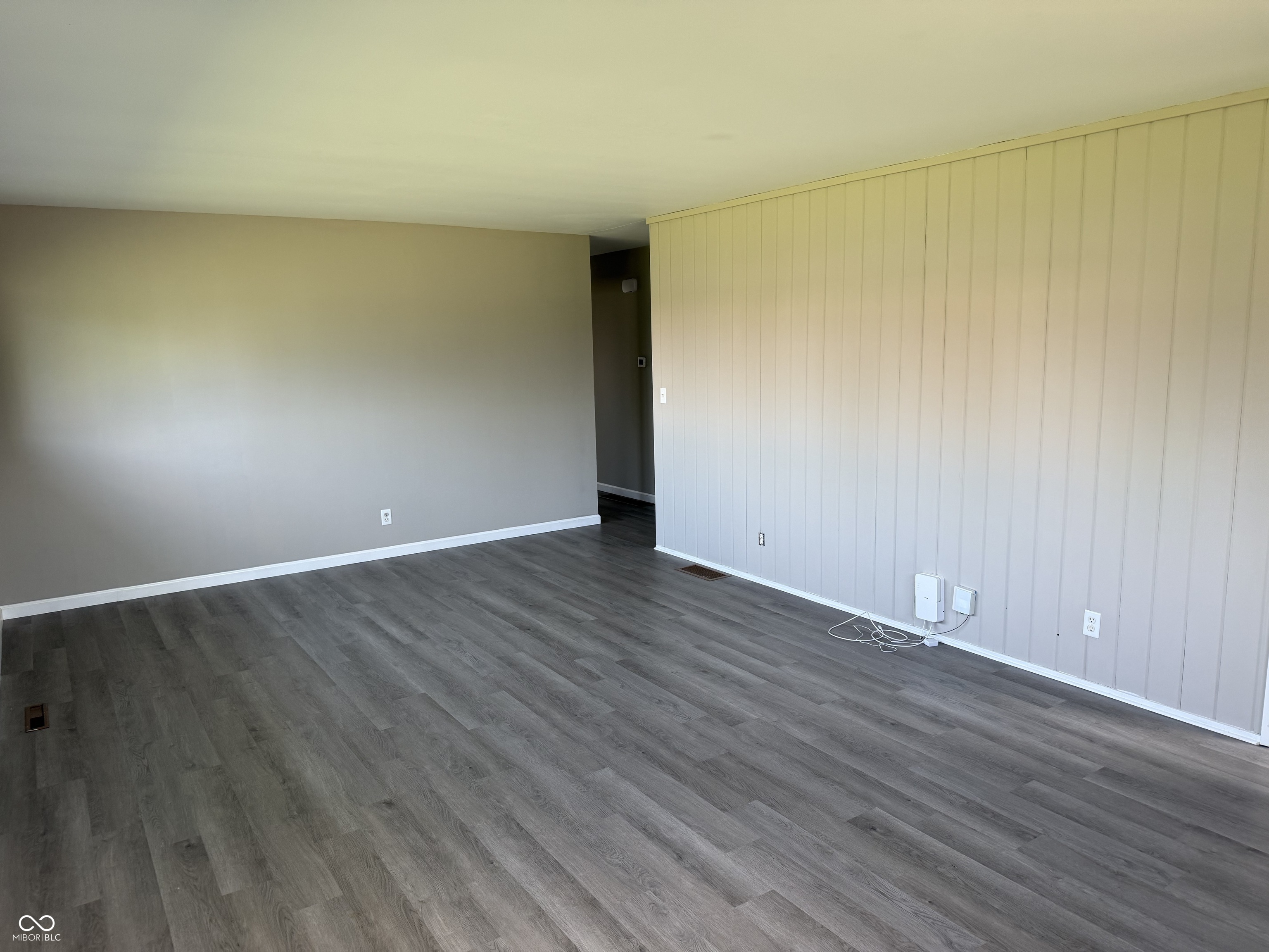 2585 Union Street Columbus, IN 47201 - Photo 3 of 28