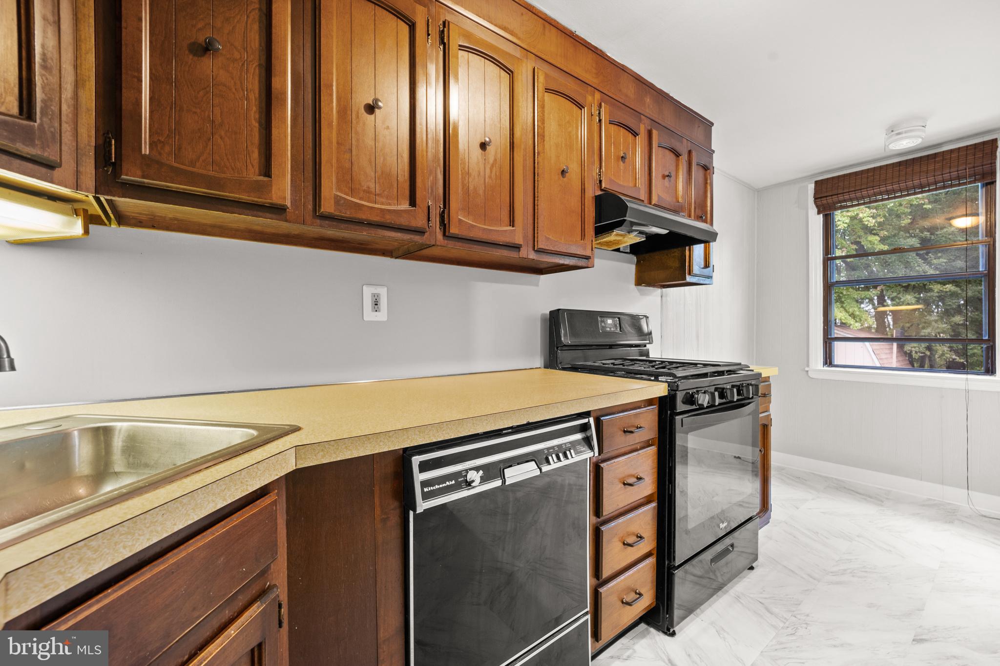 1082 Taylor Drive Folcroft, PA 19032 - Photo 12 of 35