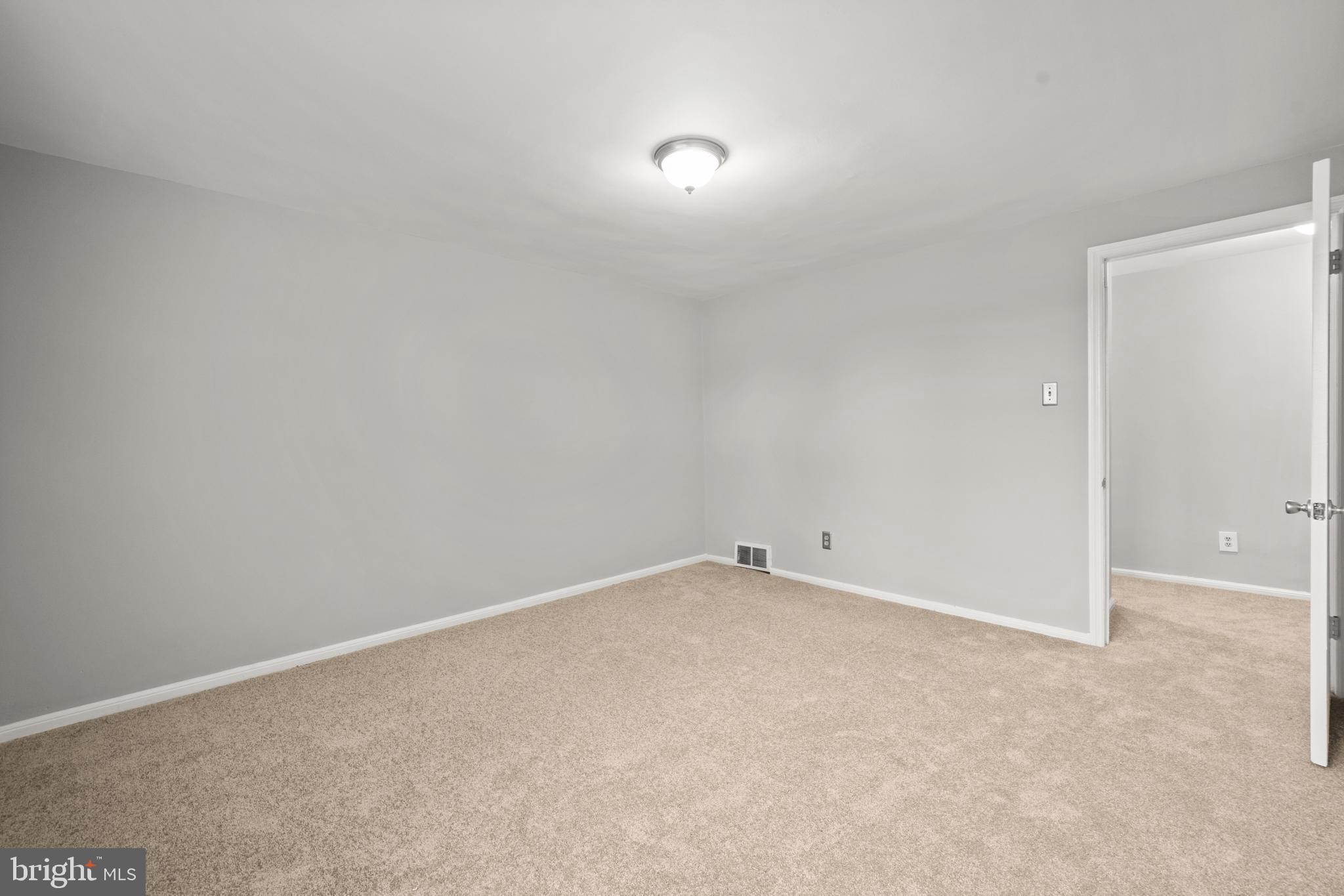 1082 Taylor Drive Folcroft, PA 19032 - Photo 18 of 35