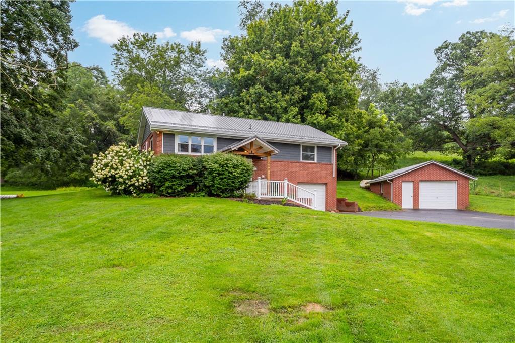 212 Brownlee Road Eighty Four, PA 15330 - Photo 3 of 34 Gallery Image 3