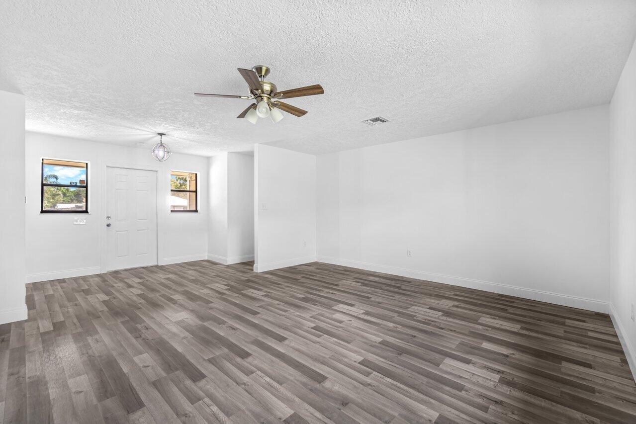7106 Pensacola Road Fort Pierce, FL 34951 - Photo 5 of 34 006-7106PensacolaRoad-FortPierce-FL-3495