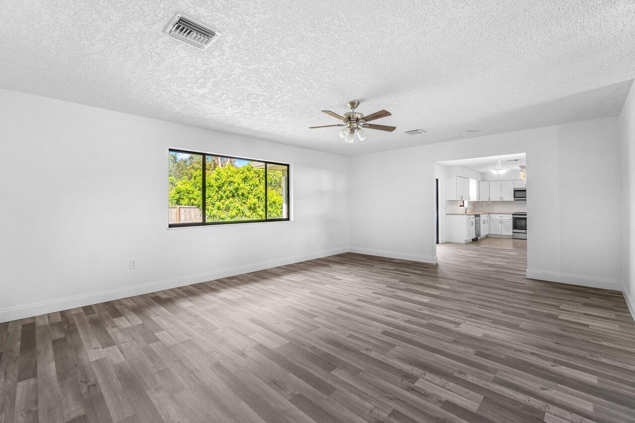 7106 Pensacola Road Fort Pierce, FL 34951 - Photo 6 of 34 007-7106PensacolaRoad-FortPierce-FL-3495