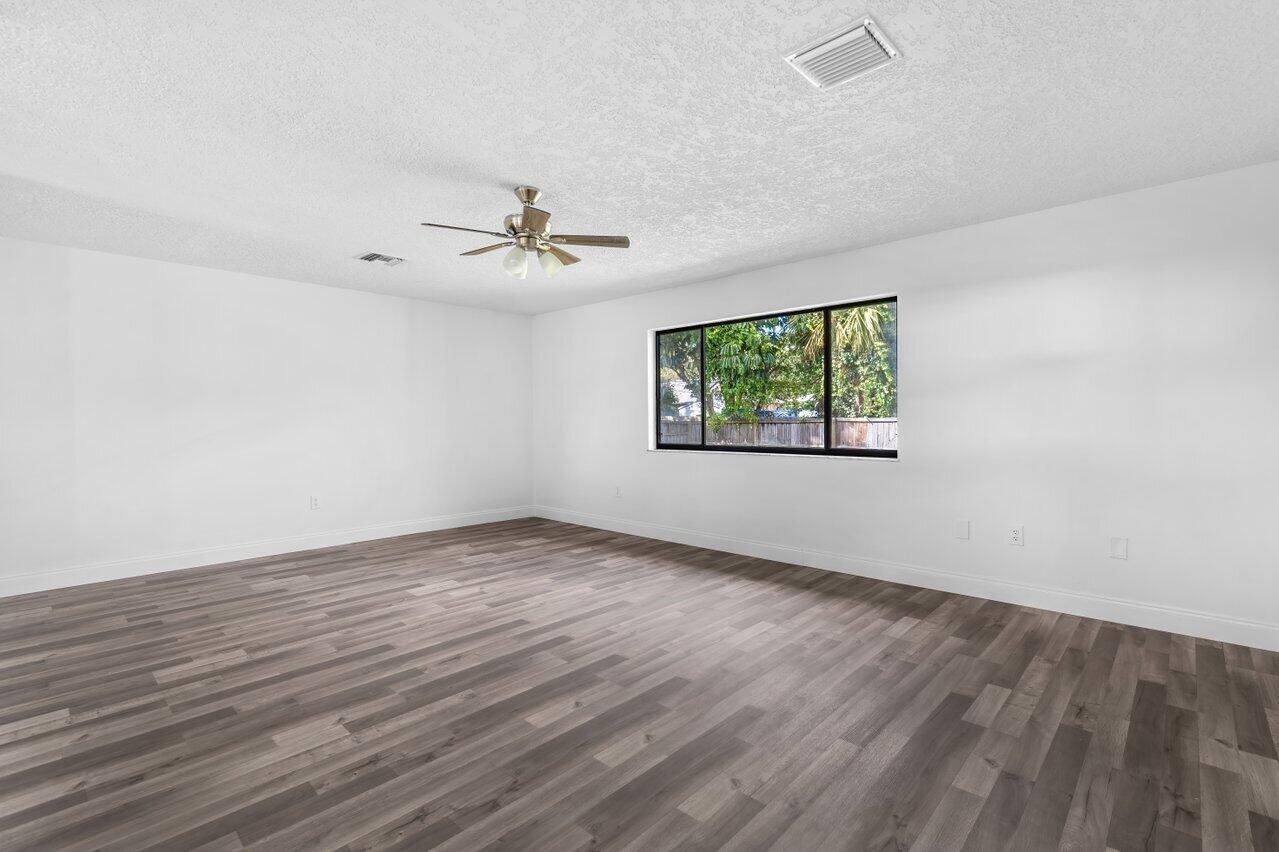 7106 Pensacola Road Fort Pierce, FL 34951 - Photo 7 of 34 008-7106PensacolaRoad-FortPierce-FL-3495