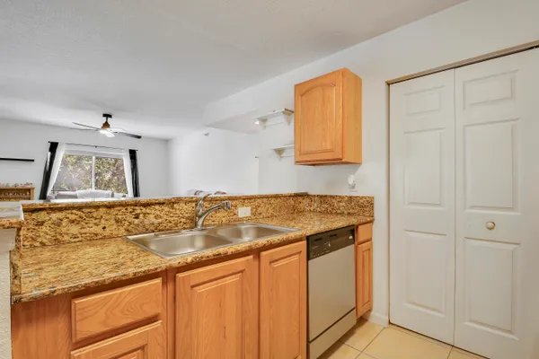 $169,000 | 261 Southwest Palm Drive, Unit 205, Port St. Lucie, FL 34986