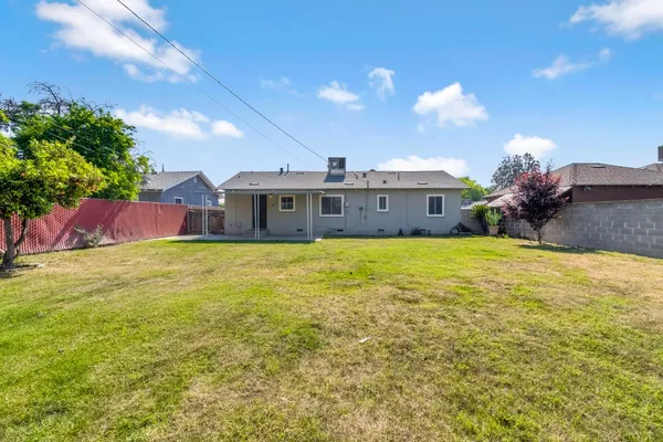 $320,000 | 4033 East Brentwood Avenue, Fresno, CA 93703