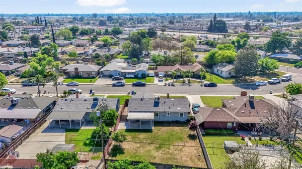 $320,000 | 4033 East Brentwood Avenue, Fresno, CA 93703