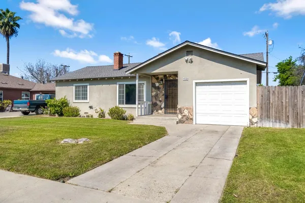 $320,000 | 4033 East Brentwood Avenue, Fresno, CA 93703
