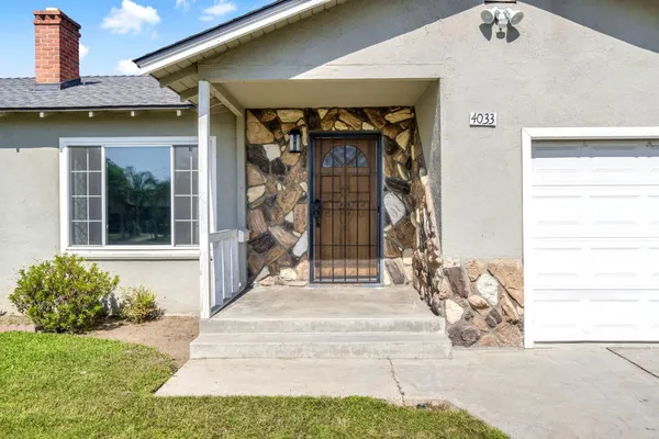 $320,000 | 4033 East Brentwood Avenue, Fresno, CA 93703