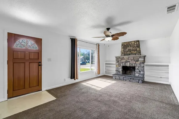 $320,000 | 4033 East Brentwood Avenue, Fresno, CA 93703