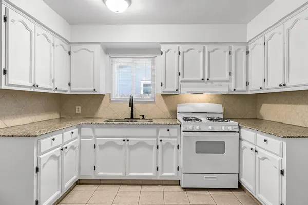 $320,000 | 4033 East Brentwood Avenue, Fresno, CA 93703