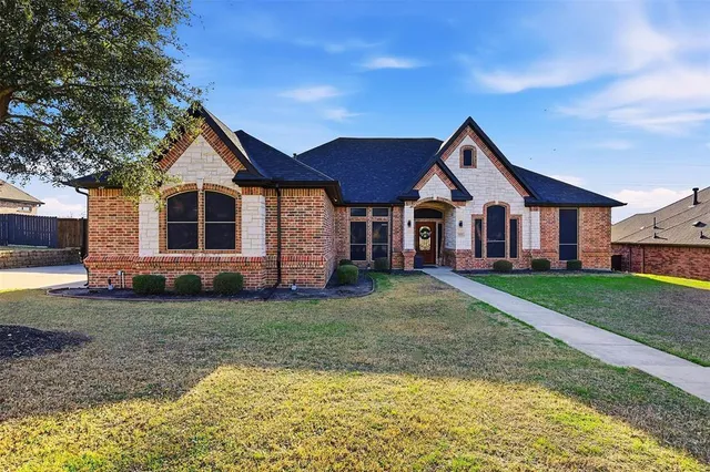 $410,000 | 1616 Carriage Creek Drive, DeSoto, TX 75115