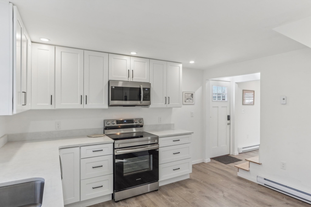 55 Green Street Marblehead, MA 01945 - Photo 10 of 41