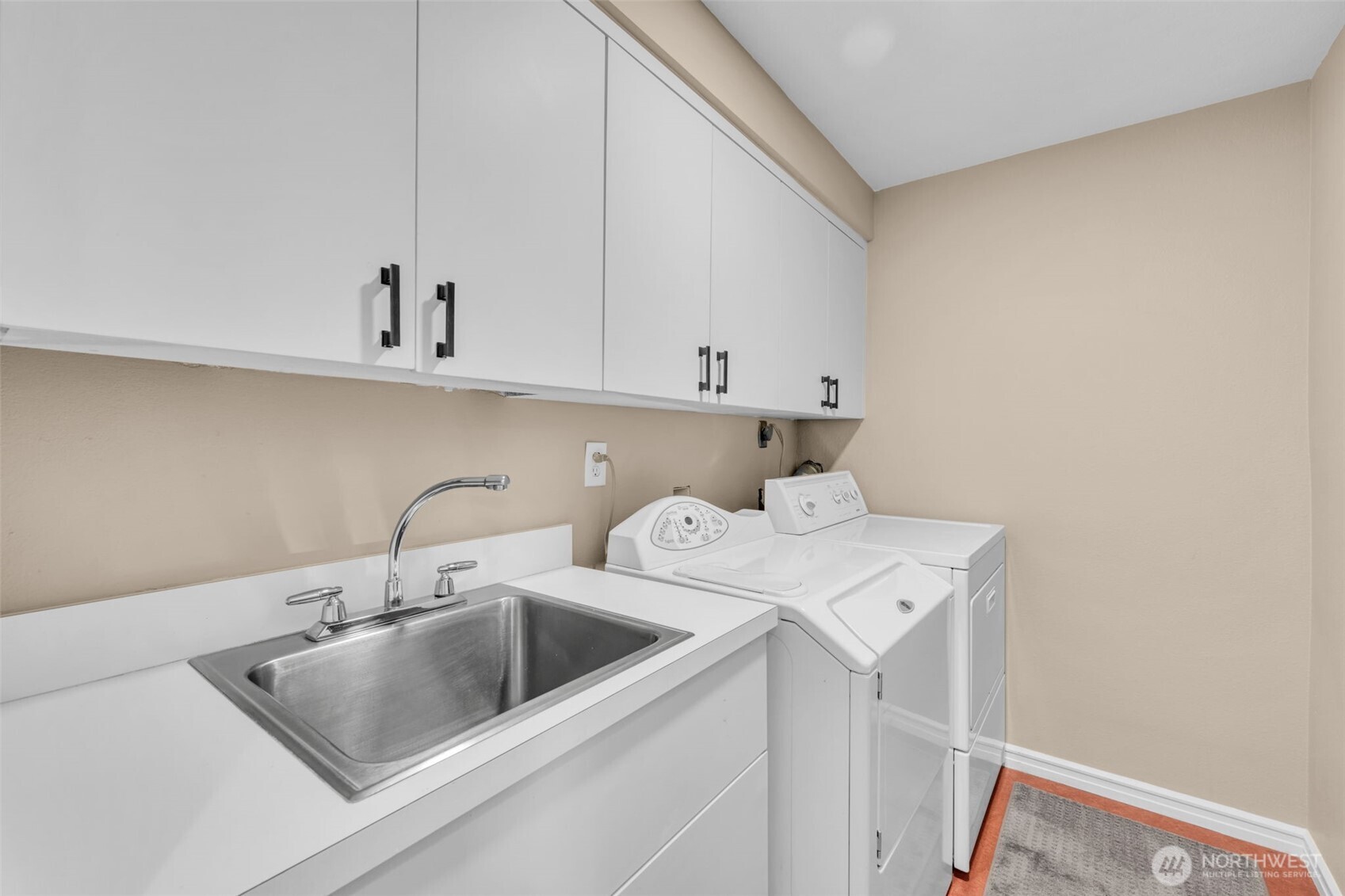 7019 47th Avenue Southwest, Unit 18 Seattle, WA 98136 - Photo 12 of 39