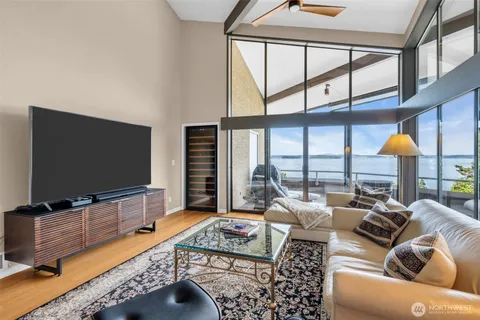 $1,399,000 | 7019 47th Avenue Southwest, Unit 18, Seattle, WA 98136