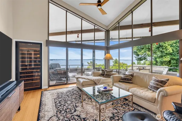 $1,399,000 | 7019 47th Avenue Southwest, Unit 18, Seattle, WA 98136