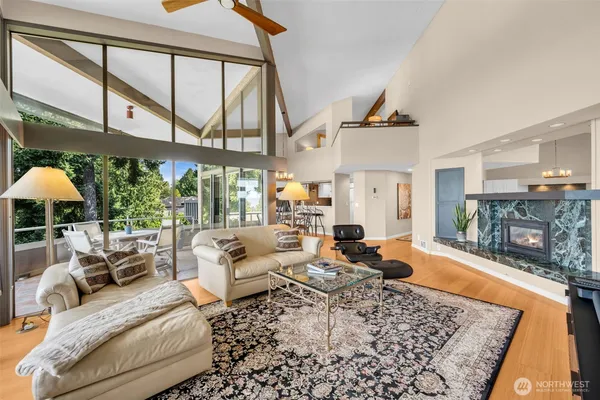 $1,399,000 | 7019 47th Avenue Southwest, Unit 18, Seattle, WA 98136