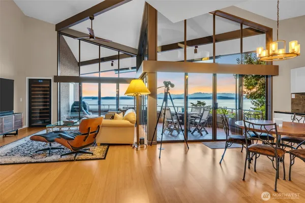 $1,399,000 | 7019 47th Avenue Southwest, Unit 18, Seattle, WA 98136