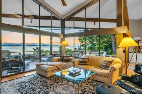 $1,399,000 | 7019 47th Avenue Southwest, Unit 18, Seattle, WA 98136