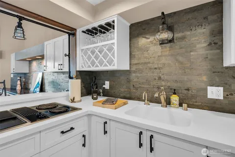 $1,399,000 | 7019 47th Avenue Southwest, Unit 18, Seattle, WA 98136