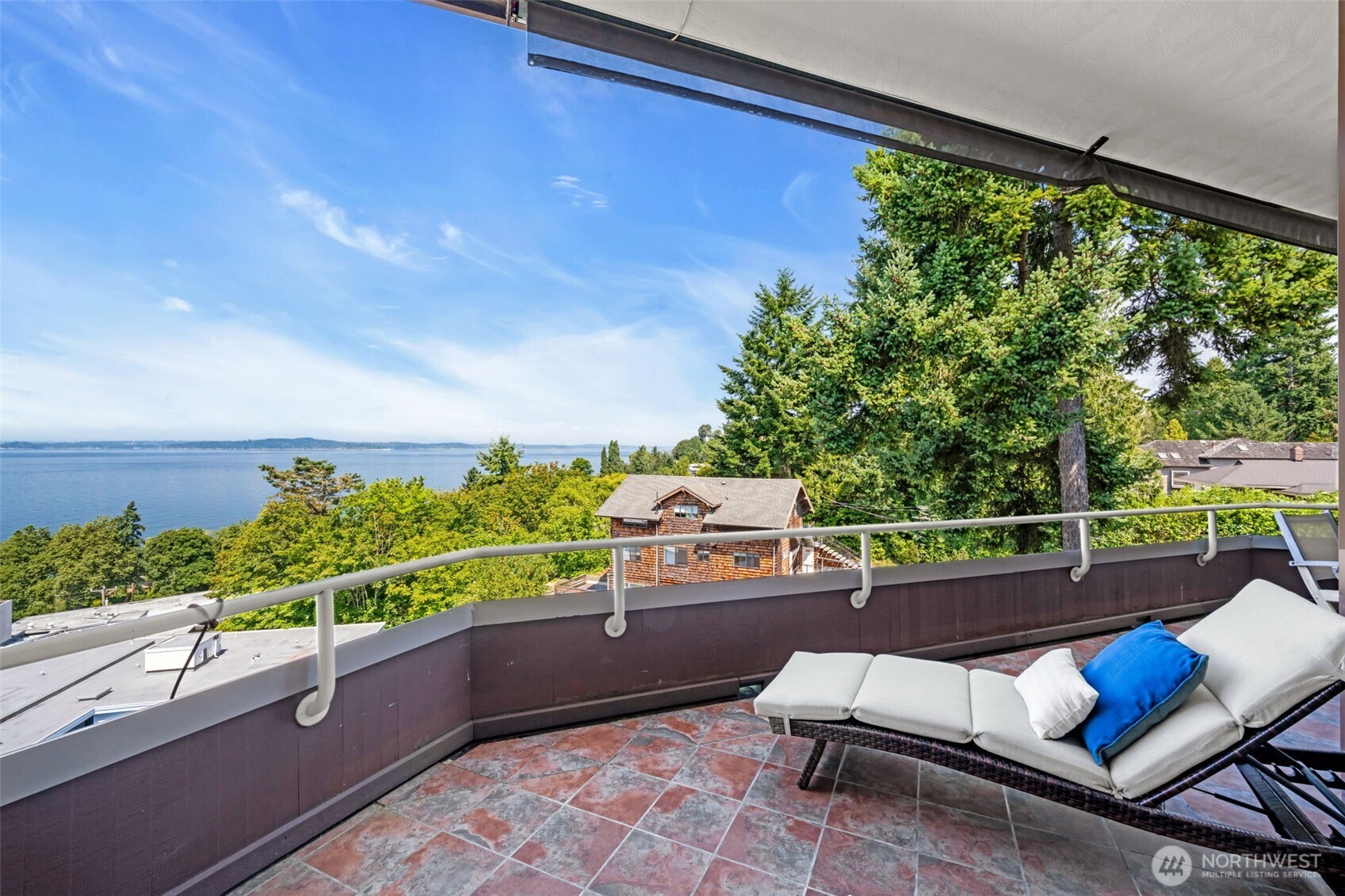 7019 47th Avenue Southwest, Unit 18 Seattle, WA 98136 - Photo 29 of 39