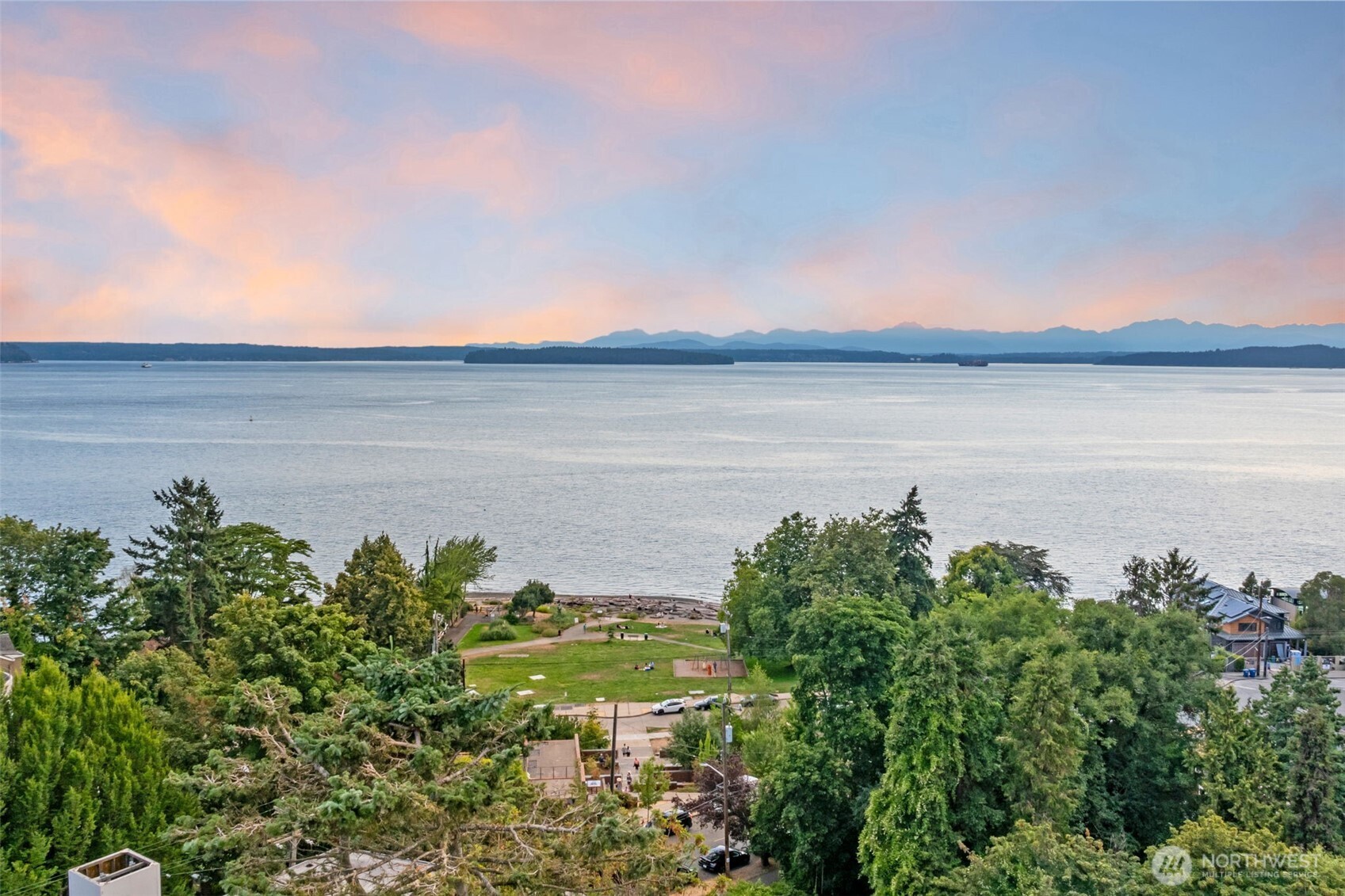 7019 47th Avenue Southwest, Unit 18 Seattle, WA 98136 - Photo 33 of 39