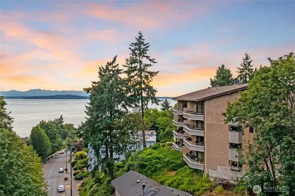 $1,399,000 | 7019 47th Avenue Southwest, Unit 18, Seattle, WA 98136