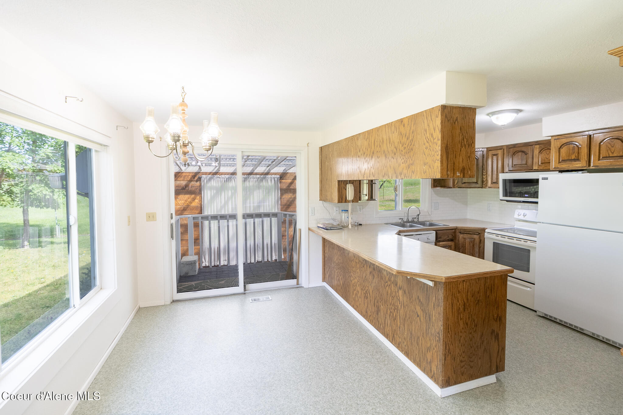 640 Renlow Road Plummer, ID 83851 - Photo 12 of 48 kitchen/dining
