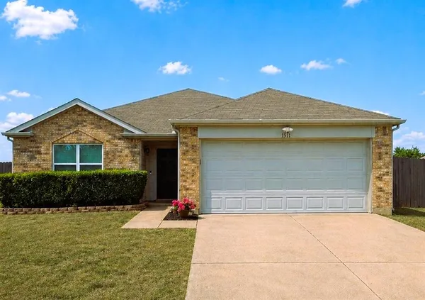 $2,250 | 1511 Dockside Drive, Glenn Heights, TX 75154