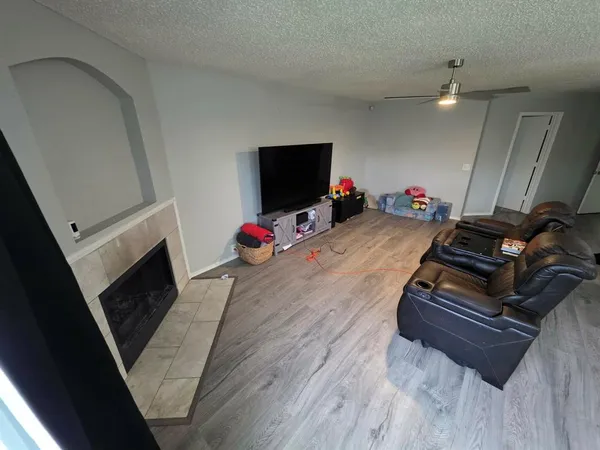 $2,250 | 1511 Dockside Drive, Glenn Heights, TX 75154