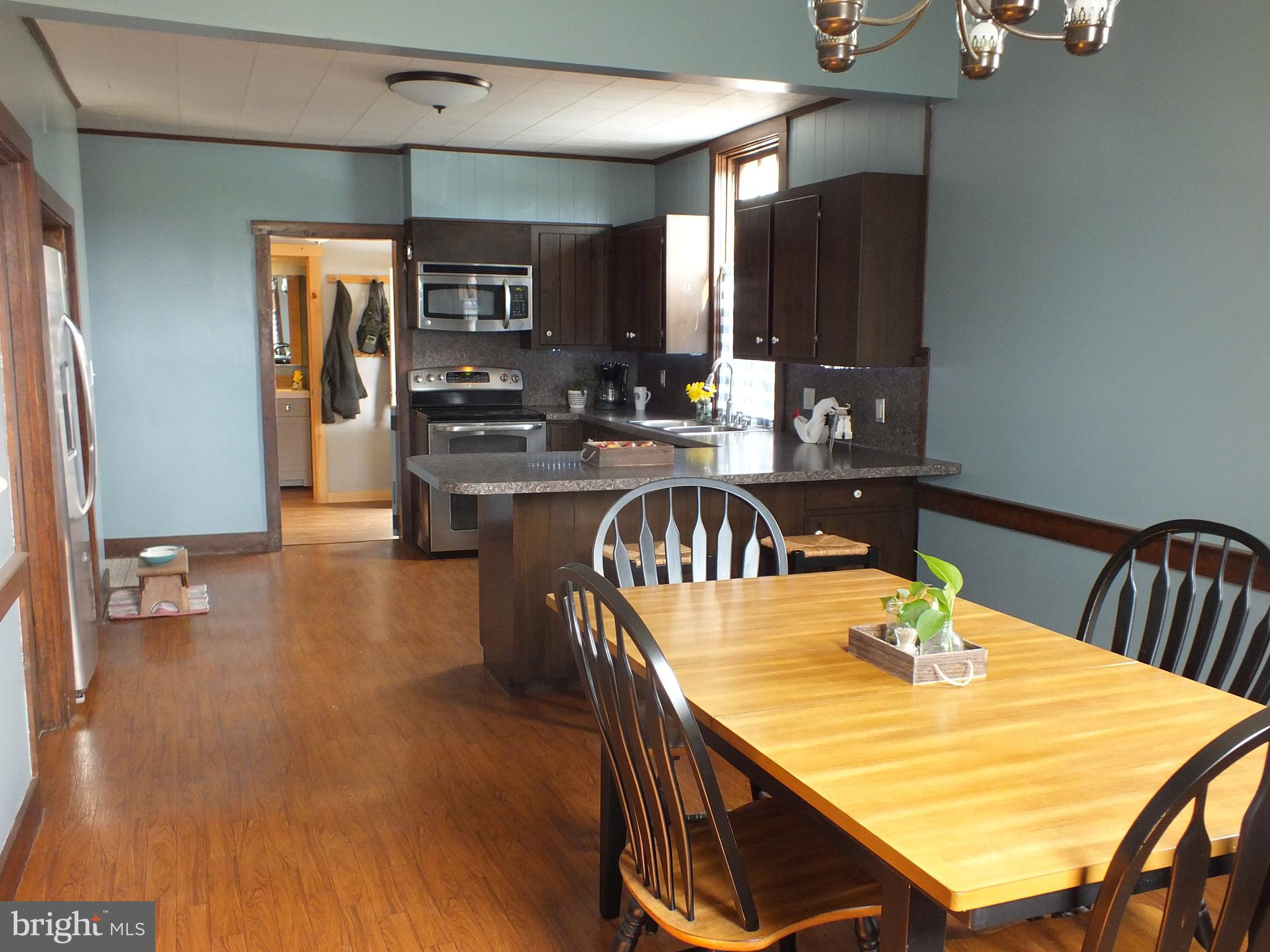 137 Church Road Lititz, PA 17543 - Photo 11 of 59 Dining Area/Kicthen