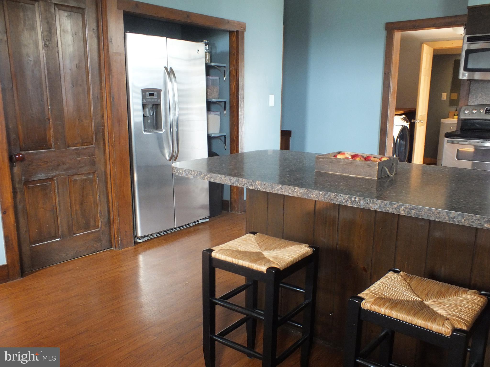 137 Church Road Lititz, PA 17543 - Photo 12 of 59 Kitchen Breakfast Bar