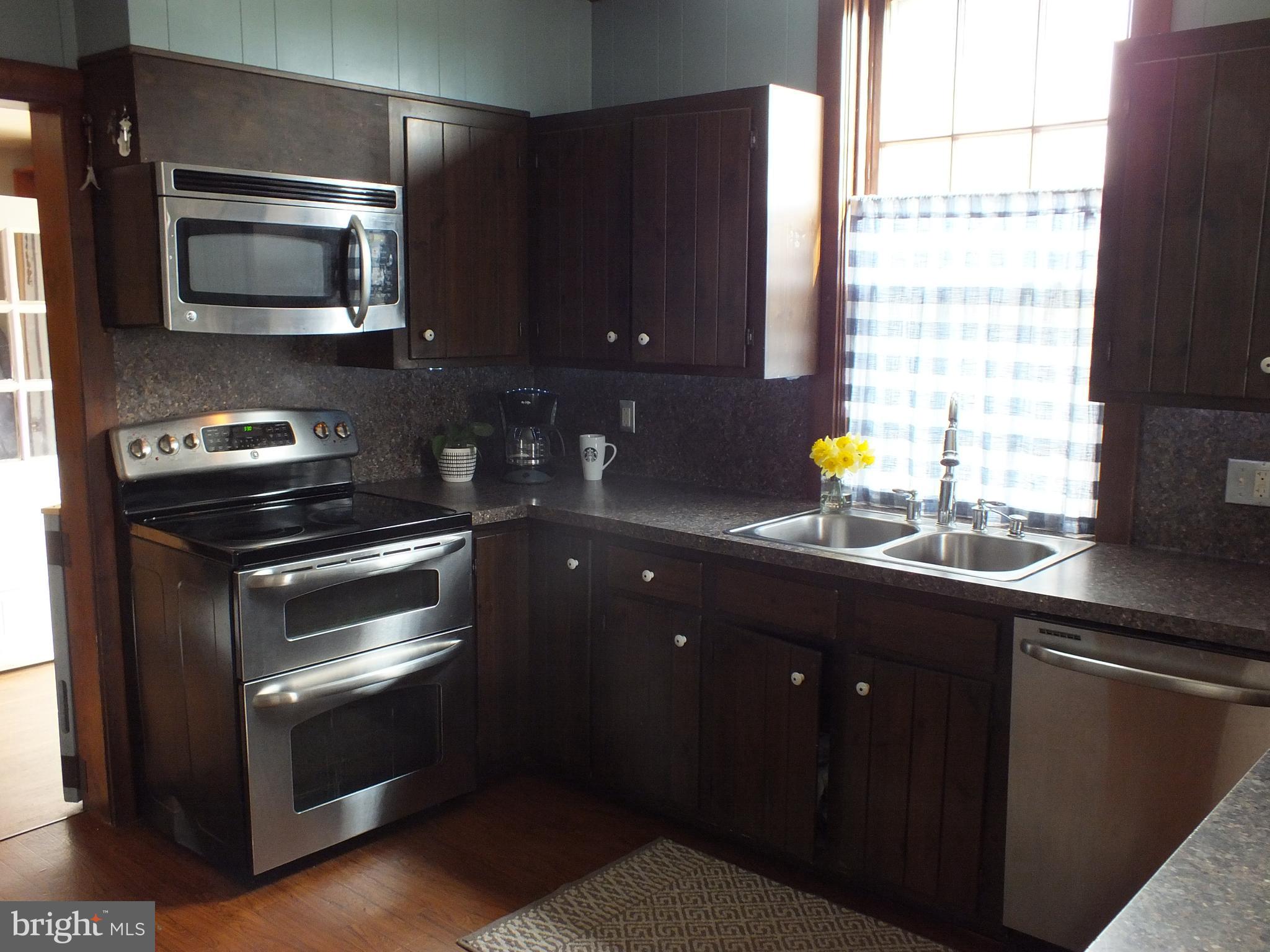 137 Church Road Lititz, PA 17543 - Photo 16 of 59 Kitchen