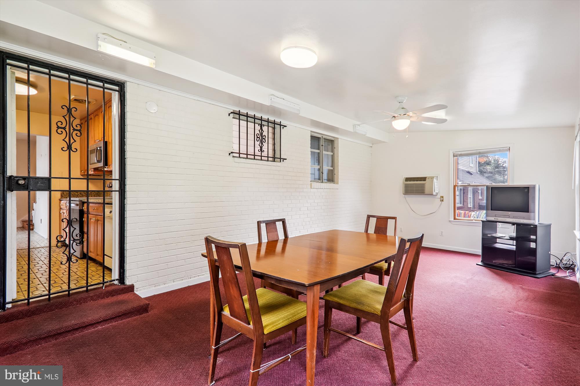 9507 Adelphi Road Silver Spring, MD 20903 - Photo 16 of 41 Family Room/Sunroom