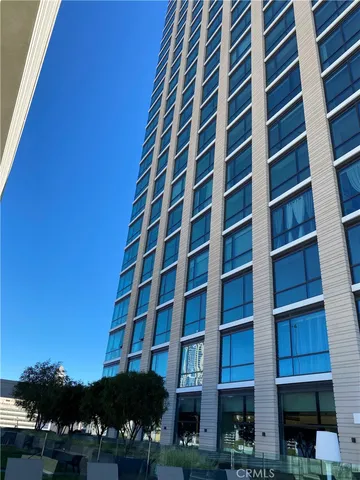$2,250 | 400 South Broadway, Los Angeles, CA 90013