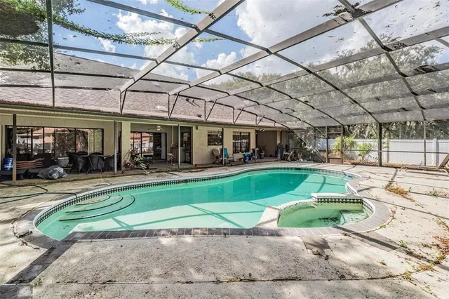 $750,000 | 2703 Pemberton Creek Drive, Seffner, FL 33584