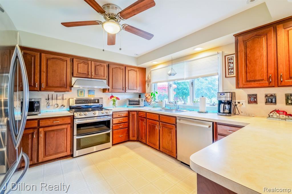 26275 Graham Road Redford, MI 48239 - Photo 40 of 78 Gallery Image 40